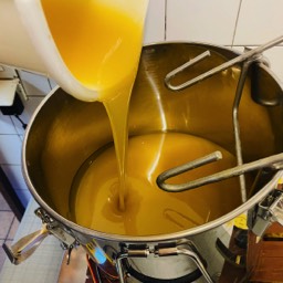 Honig Abfüllung Imkerei